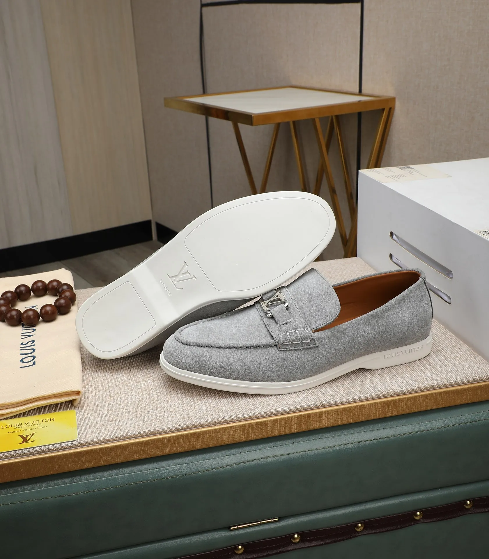 Men's shoes 💰520 📛📛【LOUIS VUITTON】Louis Vuitton 2024 official website synchronized new products 👟Milan fashion catwalk style 🇰🇾🇰🇾LV family logo, celebrity style, a must-have for fashionistas ⚠️First-layer calfskin ➕Genuine leather lining ➕Official website original version special outsole 👞Number 38-44